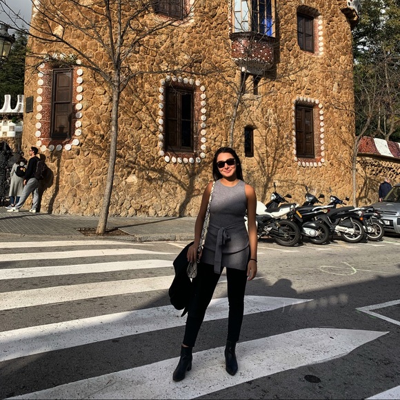 Hello!π©π»ββοΈπ©Ίπ¦  - Picture 1 of 1